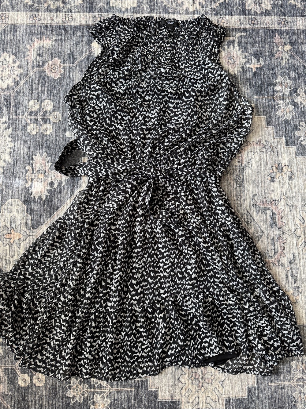 Vera Wang Women’s Black & White Printed Tie-Waist Midi Dress